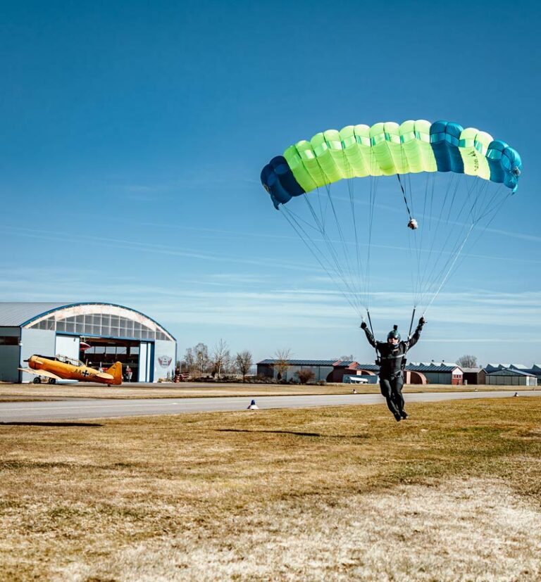 About Us - Paratec – think – vertical